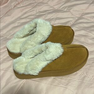 Cozy Women's Slippers with Faux Fur Lining